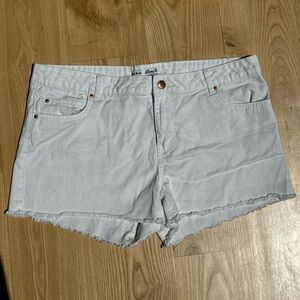 Denim&Co White Jean Shorts Casual Summer Essential